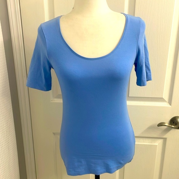 H&M Modern Classic Blue Short Sleeve Tee Scoop Neckline Stretchy Fabric Size S - Picture 1 of 11